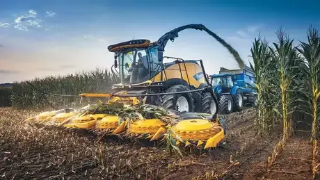 Forage Harvesters For best-in-class chop quality, easy maintenance and high efficiency, turn to our forage equipment.